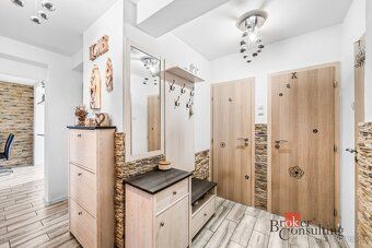 Světlý, kompletně zrekonstruovaný byt 3+1 – Chrást, ul. Druž