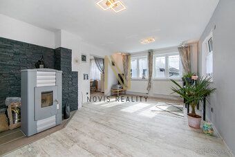 Představujeme vám prostorný dvougenerační dům po kompletní r