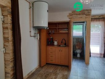 Nabízíme Vám ke koupi bungalov, bezbariérový zděný rodinný d
