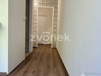 Ev.č. ZL04723 Bytová jednotka 2+1 bez balkónu je situována v