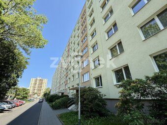 Ev.č. ZL04723 Bytová jednotka 2+1 bez balkónu je situována v