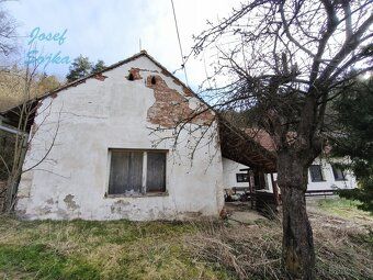 Hledáte rodinný dům nebo chalupu takřka na samotě, který se 