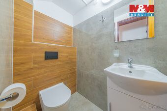 Nabízíme k dlouhodobému pronájmu unikátní dřevěnou chalupu v