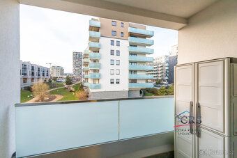 Prostorný byt 4+kk / 3x balkón situovaný ve čtvrtém patře ci