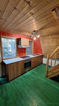 Nabízíme k prodeji zajímavou atypickou chatu 2+kk 45m2 na po