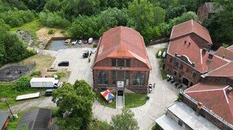 Pronajmu pěknou garáž v luxusní lokalitě, velmi dobré místo 
