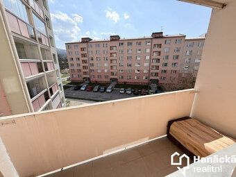 Pronájem bytu 2+kk s lodžií
Nabízíme k pronájmu byt o dispoz