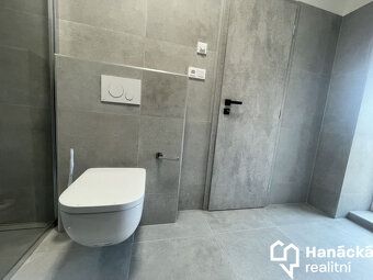 Pronájem nově zrekonstruovaného bytu 1+kk v Hulíně – 29 m², 