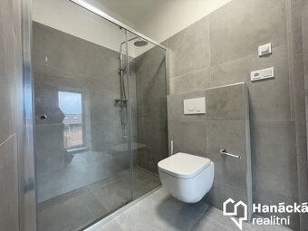 Pronájem nově zrekonstruovaného bytu 1+kk v Hulíně – 29 m², 