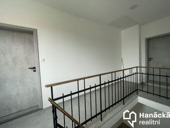 Pronájem nově zrekonstruovaného bytu 1+kk v Hulíně – 29 m², 