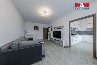 Nabízíme k pronájmu světlý byt o celkové ploše 67,9 m² včetn