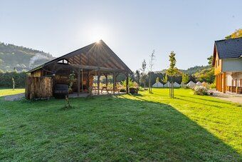 Svatby a stylové ubytování v přírodě pod jednou střechou? Na