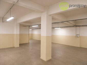 Nabízíme k pronájmu skladové prostory ve výborné lokalitě v 