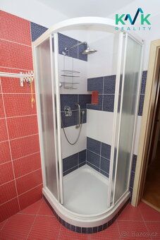 Nabízíme k prodeji prostorný byt 3+1 ve druhém nadzemním pod