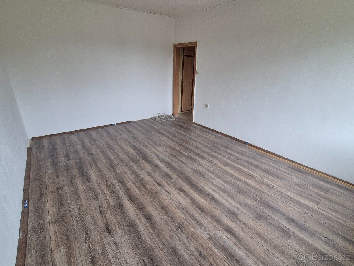 Nabízíme k dlouhodobému pronájmu byt 2+1 o užitné ploše 49 m