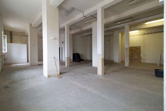 Na pronájem sklad o ploše 140 m² v Tovární ulici v Chodově. 