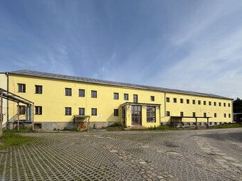 Na pronájem sklad o ploše 140 m² v Tovární ulici v Chodově. 