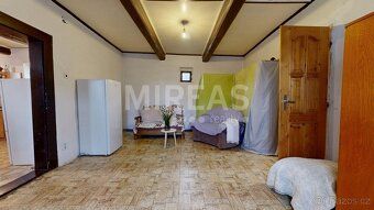 Nabízíme Vám k prodeji RD - roubenku 8+kk/L, na pozemku o ce
