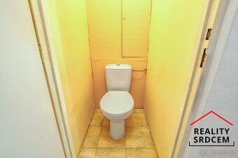 Hledáte prostorný byt s velkou zasklenou lodžií?
Nabízíme Vá