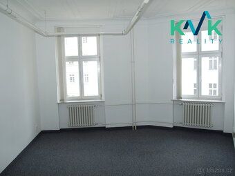 Nabízíme k dlouhodobému pronájmu kancelář o celkové ploše 25