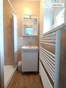 Pronájem bytu 1+kk Vsetín Trávníky. Garsonka má výměru 21 m2