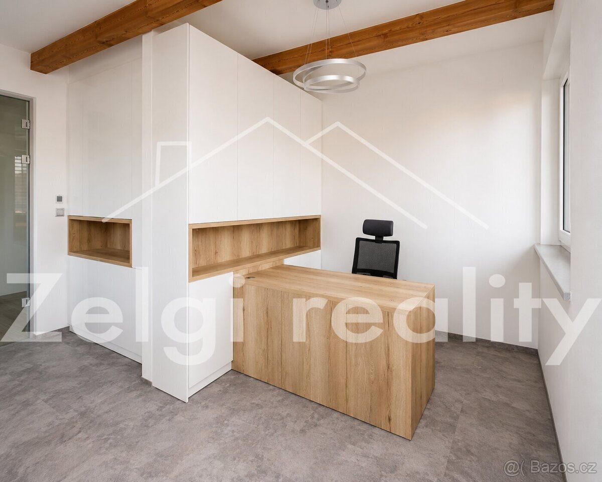 Nabízíme k pronájmu moderní rohovou kancelář o výměře 19 m²,