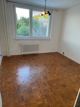 2+1 s balkonem orient. na JIH, 65 m2, malá sklepní koje. Kou