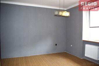 Nabízíme k prodeji prostorný družstevní byt 1+1 s komorou o 