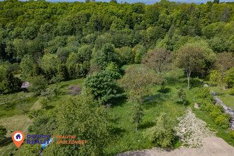 Velký stavební pozemek 4 488 m2 s potenciálem kousek od Šter
