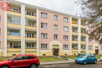 Nabízíme k prodeji byt 3+kk o výměře 58 m² ve 3. podlaží s p