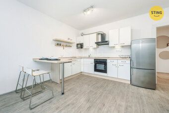 Nabízíme k prodeji velmi pěkný byt 2+kk (50 m2) s terasou (1