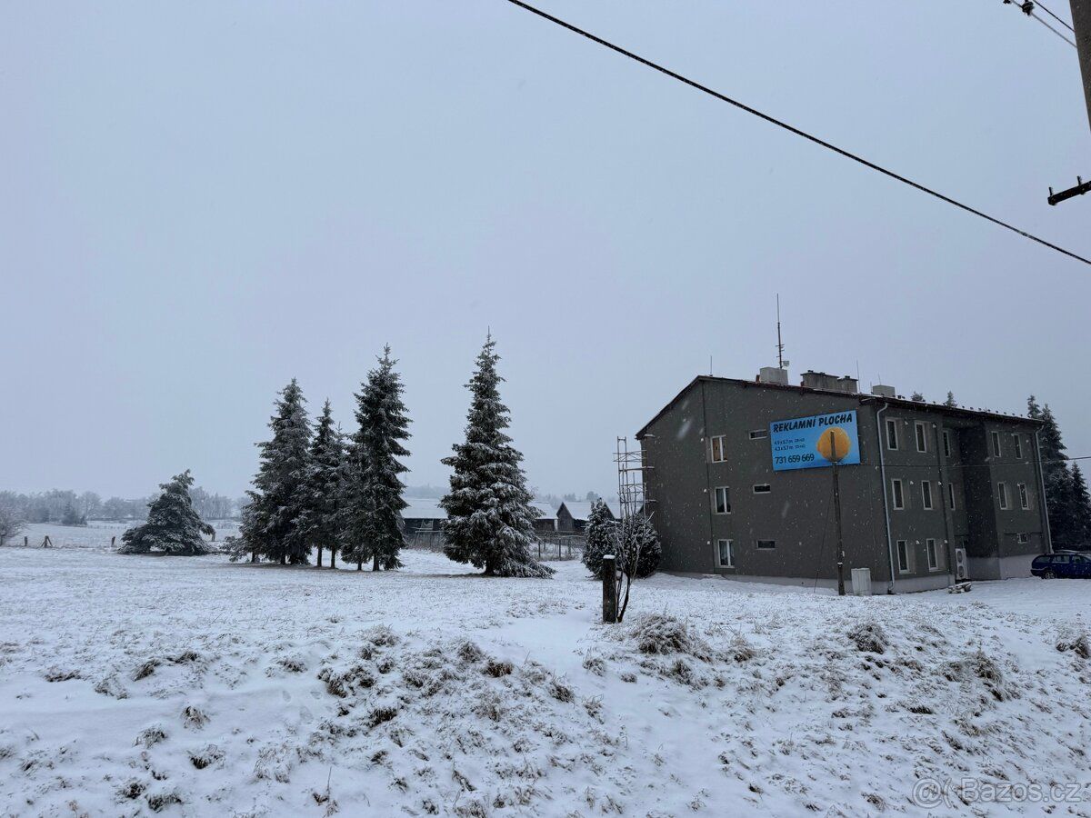 Nabízím k pronájmu 2 velké reklamní plochy na štítu domu v o
