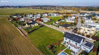 Prodej stavebního pozemku 1 202 m² – Jesenice, Osnice (ulice
