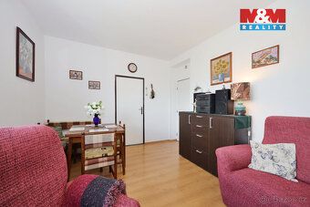 Byt, který má prostor, klid i praktické zázemí. Nabízíme k p