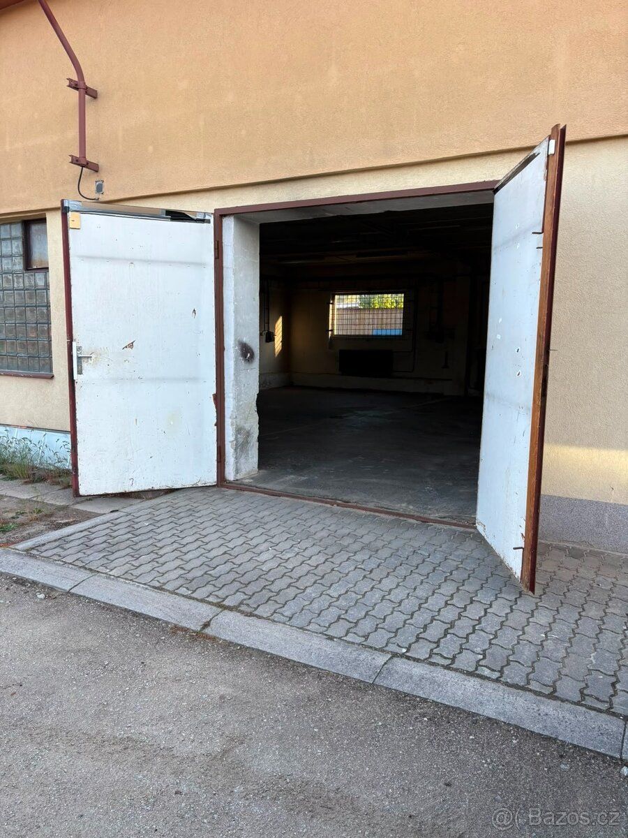 Nabízím k pronájmu prostor vhodný pro uskladnění věcí, drobn