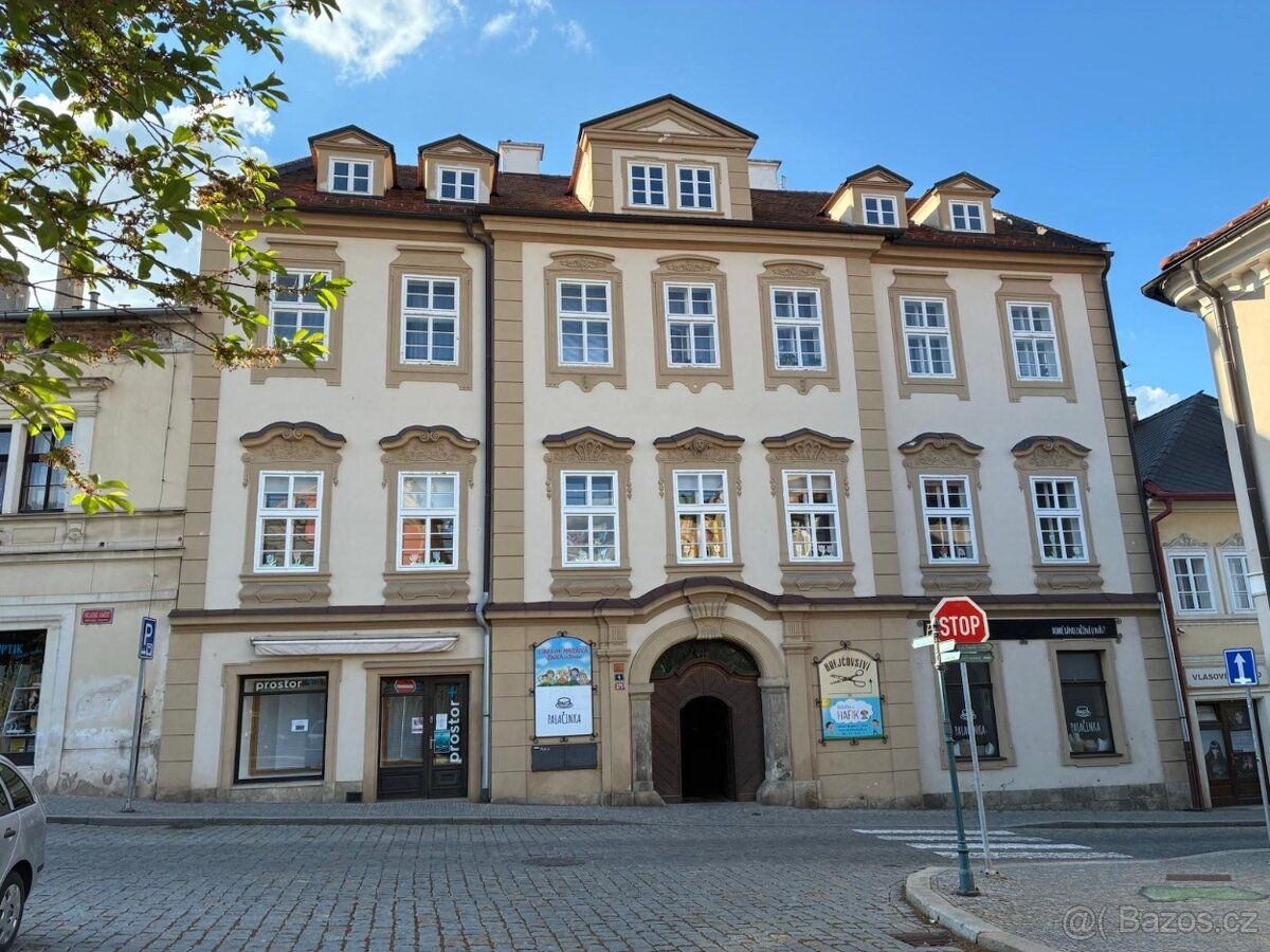 Nabízíme k pronájmu nebytové prostory na atraktivní adrese v