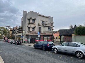 Nabízíme k pronájmu nebytové prostory na atraktivní adrese v