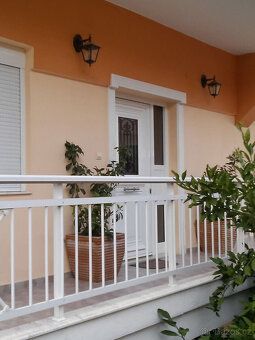 Relax Properties nabízí k prodeji prostorný apartmán o celko