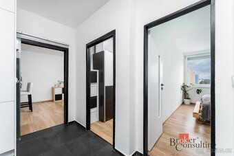 Moderní byt 3+kk s výhledem, Praha – Troja, 69 m²Nabízíme k 