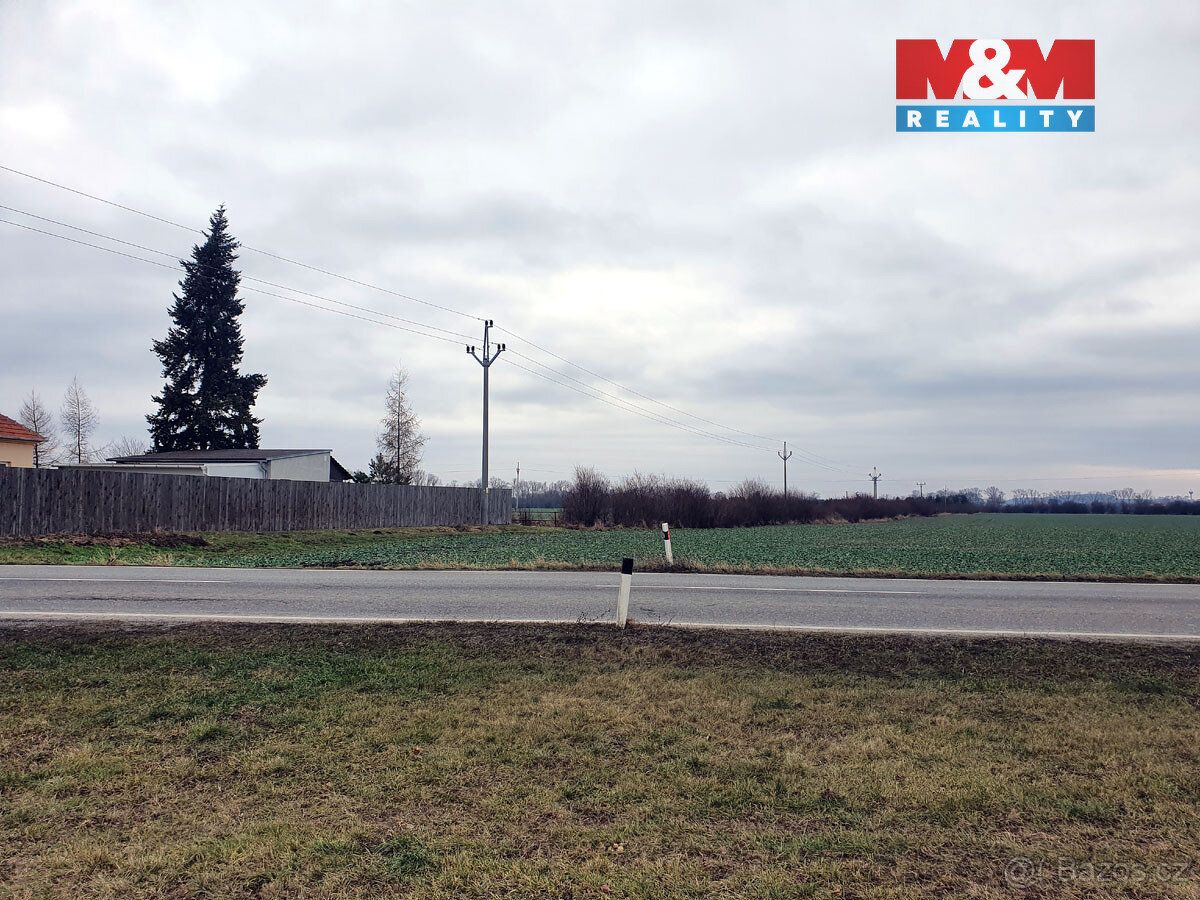 Nabízíme k prodeji pole o výměře 6153m2. Pozemek je hned ved