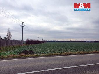 Nabízíme k prodeji pole o výměře 6153m2. Pozemek je hned ved