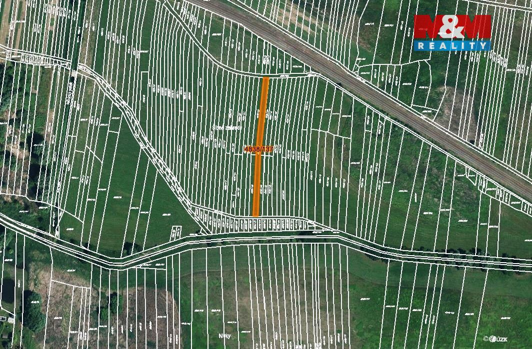 Prodej pozemku o výměře 344 m2 v katastru obce Vracov. Jedná