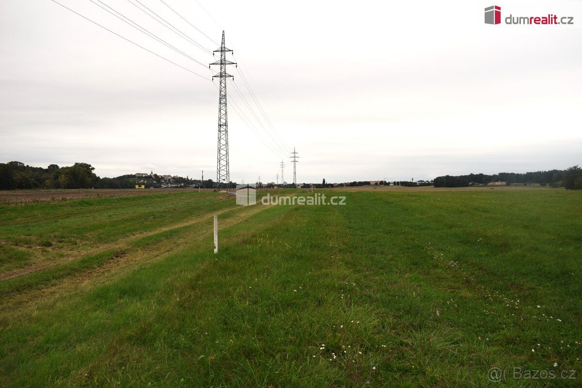 +popl. 8000, , k prodeji rovinatý pozemek u lesa o CP 6490m²
