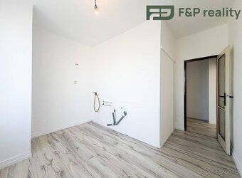 K prodeji nabízím prostorný světlý byt 2+1 v zástavbě čtyřpa