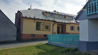 Nabízíme k pronájmu komerční budovu v obci Veselice na Morav