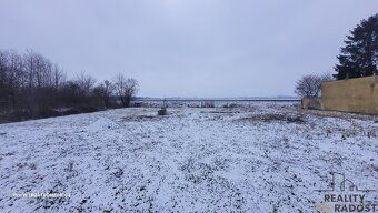 Nabízíme k prodeji komerční pozemek v obci Holešov, okres Kr