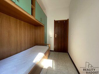 Apartmán jen pár kroků od moře s parkovacím místem a garáži.