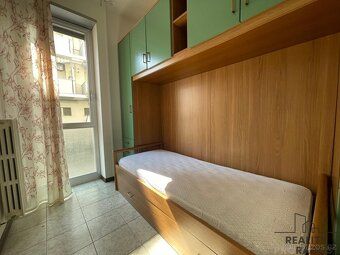 Apartmán jen pár kroků od moře s parkovacím místem a garáži.