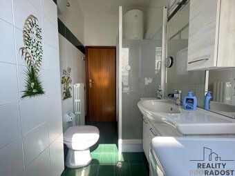 Apartmán jen pár kroků od moře s parkovacím místem a garáži.