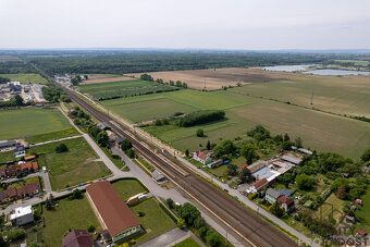 Nabízíme k prodeji pozemek o celkové výměře 3.166 m2 pro kom